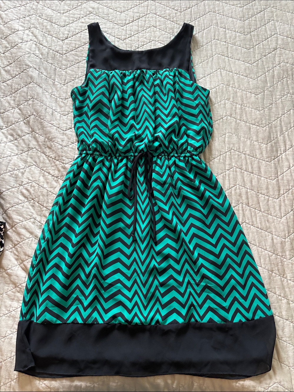 Enfocus Studio Teal and Black Chevron Sleeveless Midi Dress